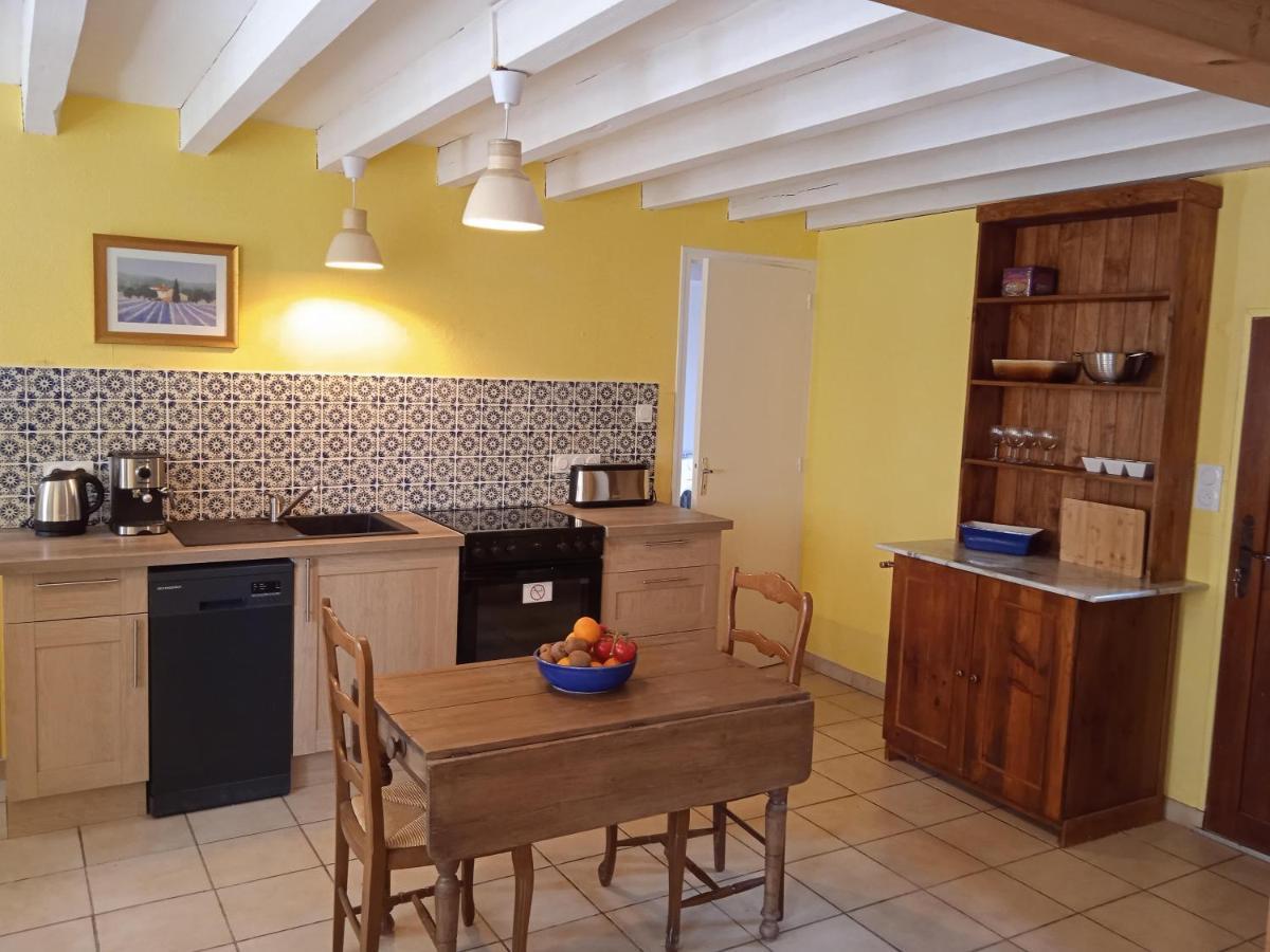 Charming Detached 2 Bedroom Ancient House In Medieval Quarter Of A Small Town In The Pays De La Loire, France Sille-le-Guillaume Luaran gambar