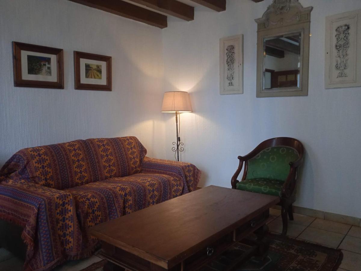Charming Detached 2 Bedroom Ancient House In Medieval Quarter Of A Small Town In The Pays De La Loire, France Sille-le-Guillaume Luaran gambar