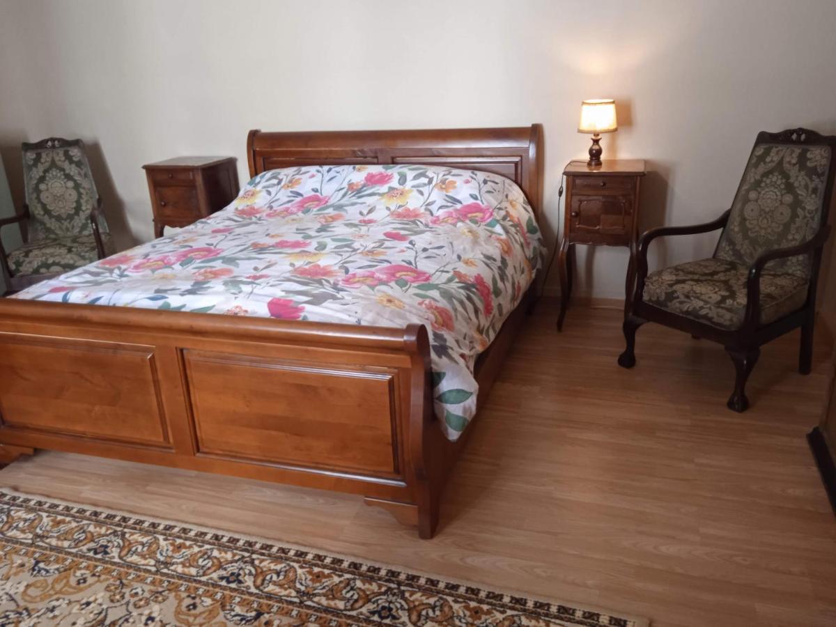 Charming Detached 2 Bedroom Ancient House In Medieval Quarter Of A Small Town In The Pays De La Loire, France Sille-le-Guillaume Luaran gambar